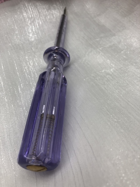Two different sizes and lengths of electrician's tester leads will produce a red LED light but no sound
