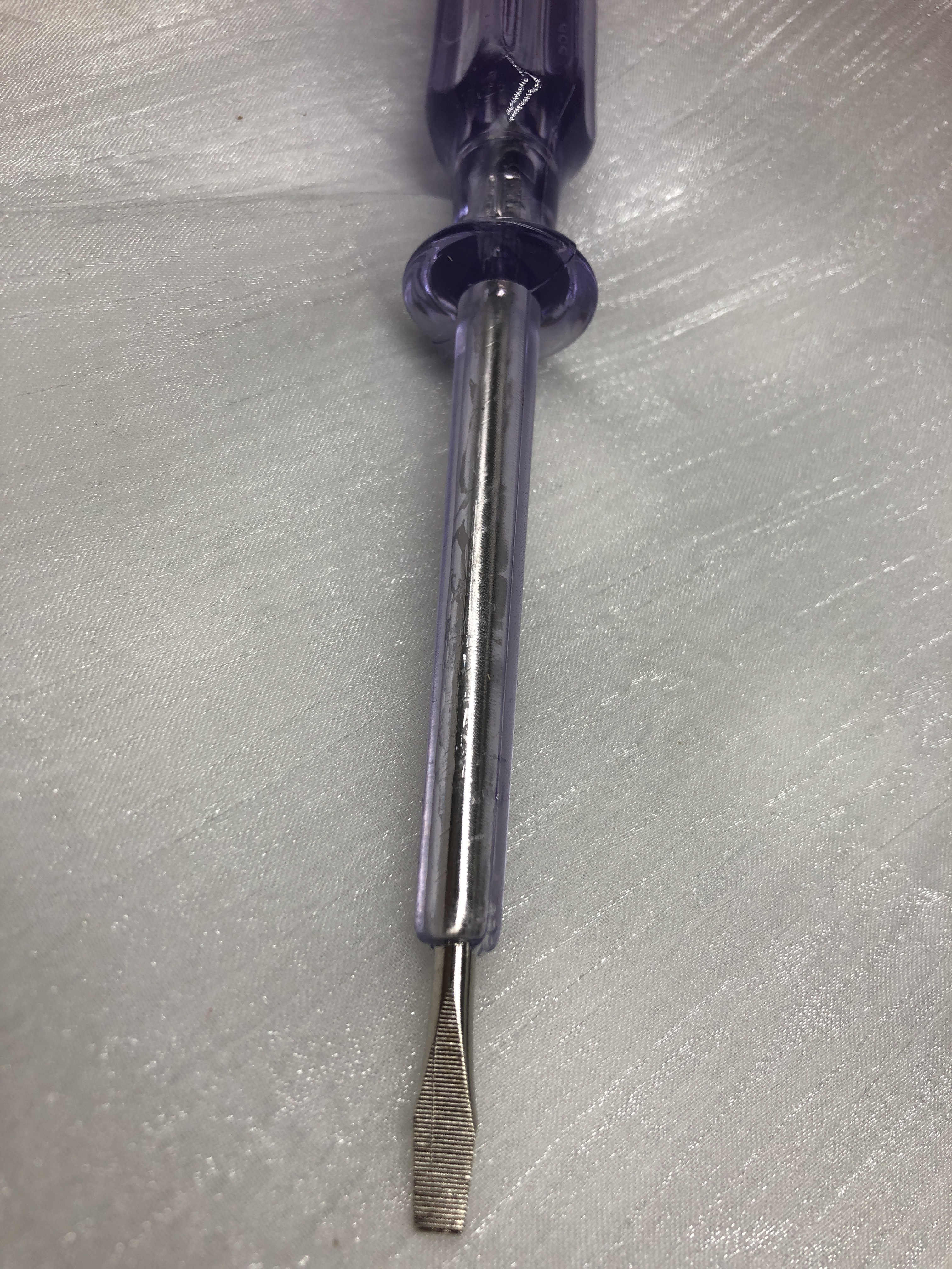 Two different sizes and lengths of electrician's tester leads will produce a red LED light but no sound