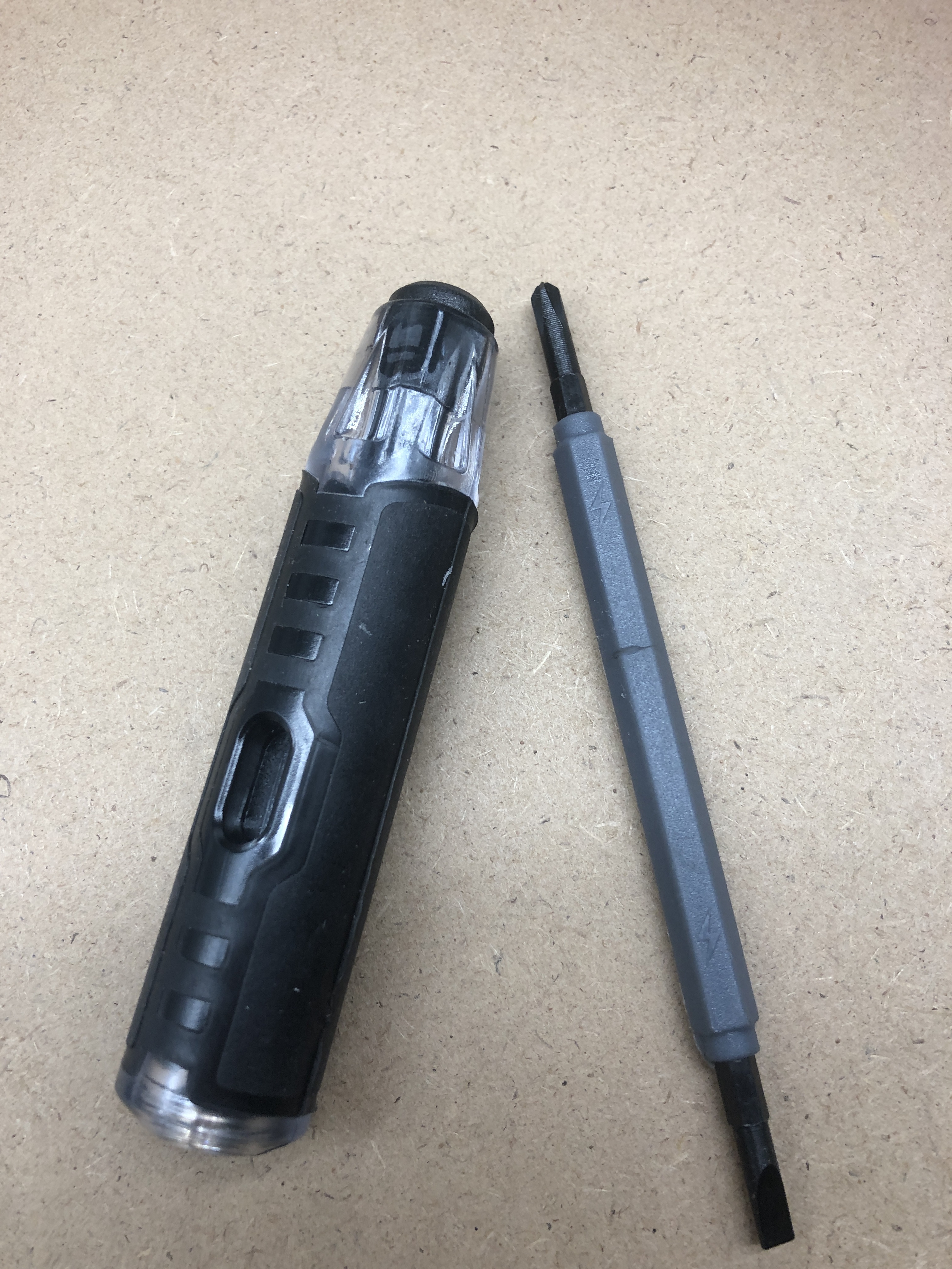 Quick and Easy Voltage Detection with Test Pens