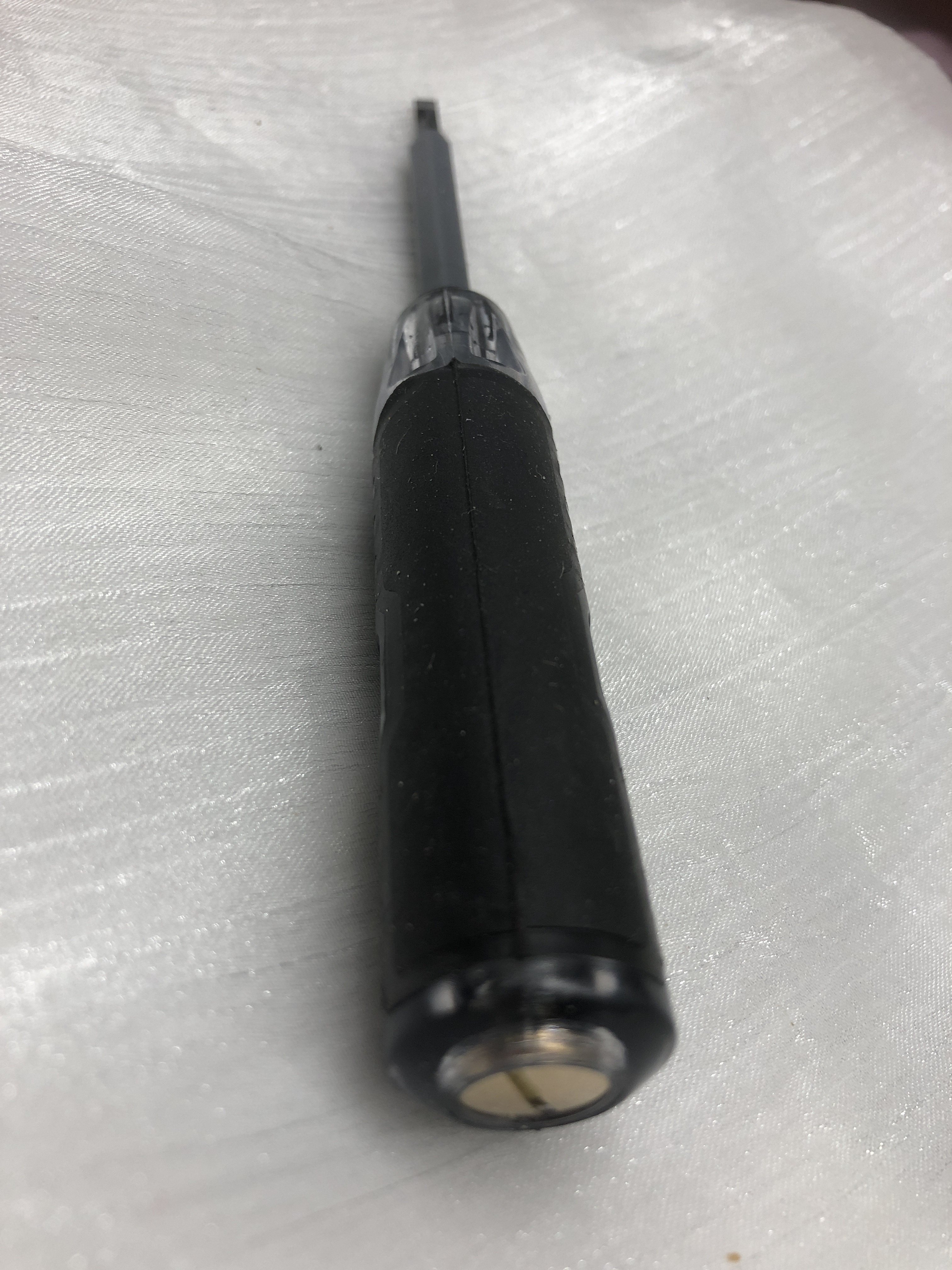 Quick and Easy Voltage Detection with Test Pens