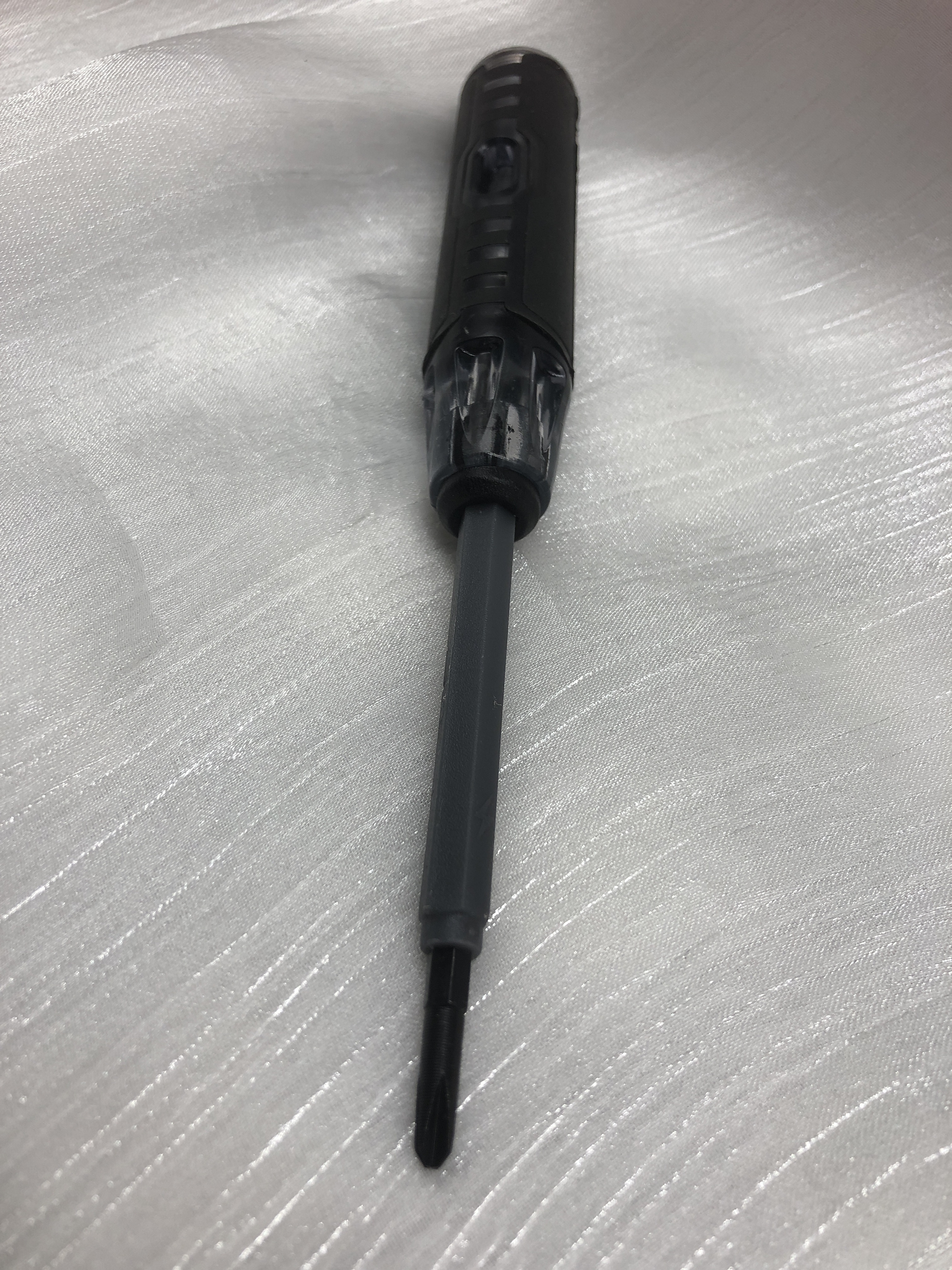Quick and Easy Voltage Detection with Test Pens