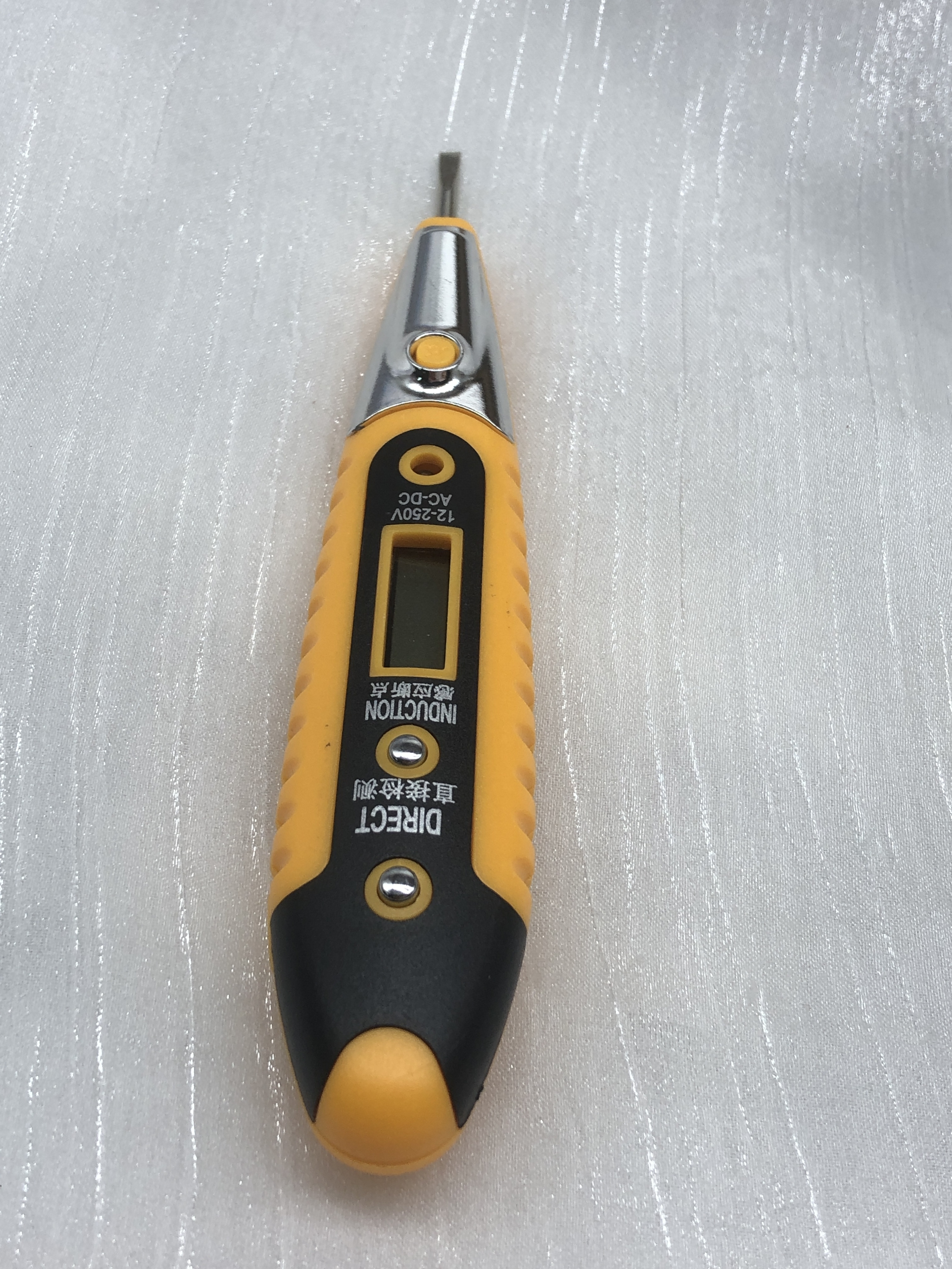 Multifunctional Digital Display Voltage Tester - Non-contact Electrical Detector with LED Light and Breakpoint Identification for Electricians