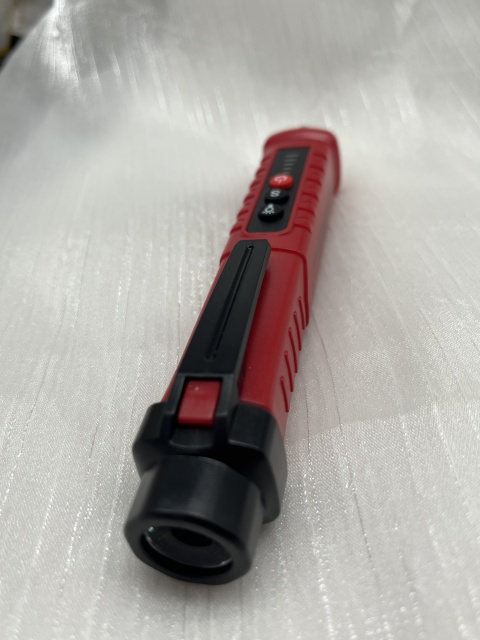 SmartVoice Alert Pro: Red-Handled Voltage Detector for Precision Electrical Diagnostics
