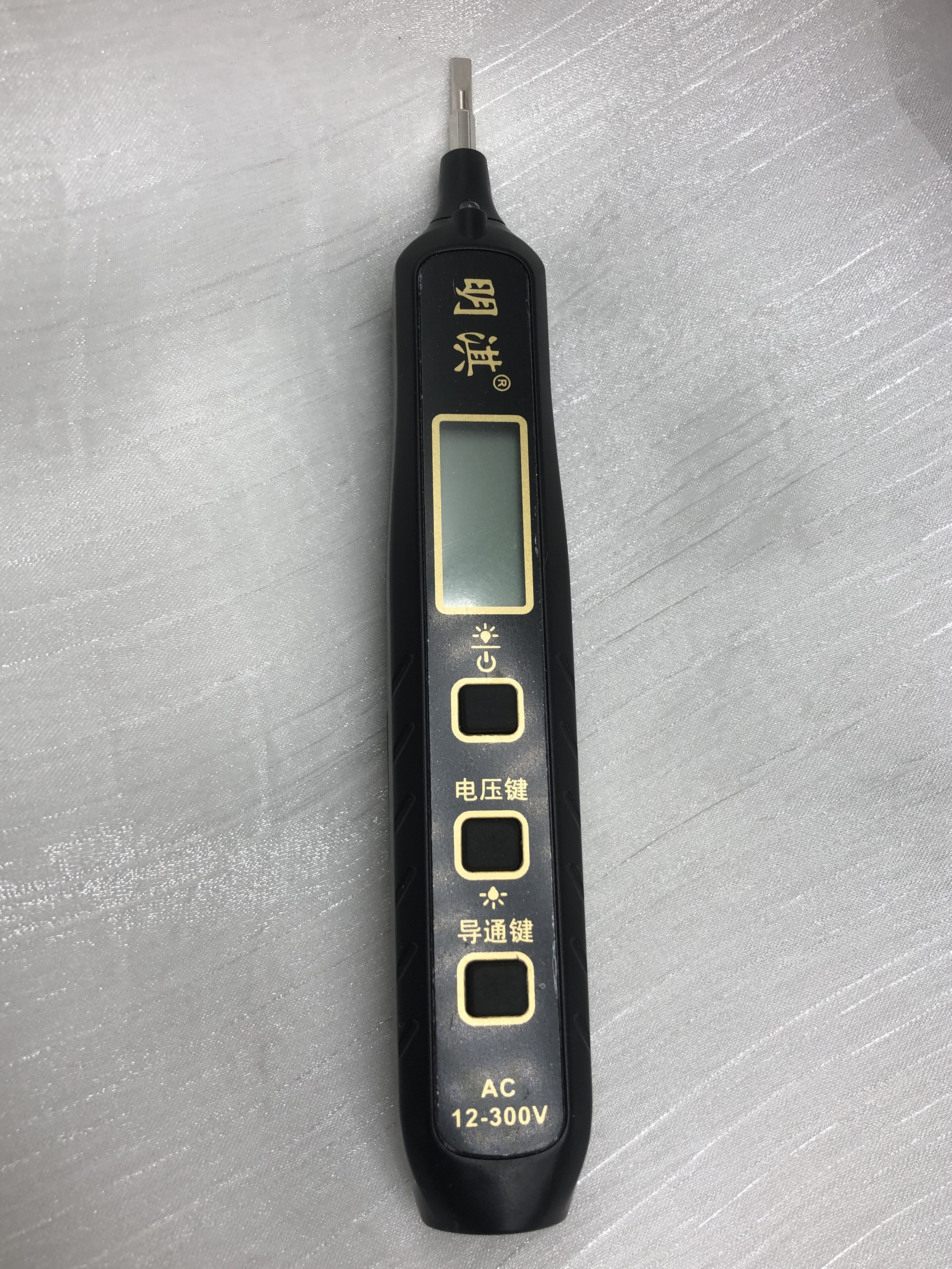 Smart Digital Non-Contact Voltage Tester with Integrated Flashlight