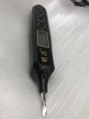 Smart Digital Non-Contact Voltage Tester with Integrated Flashlight