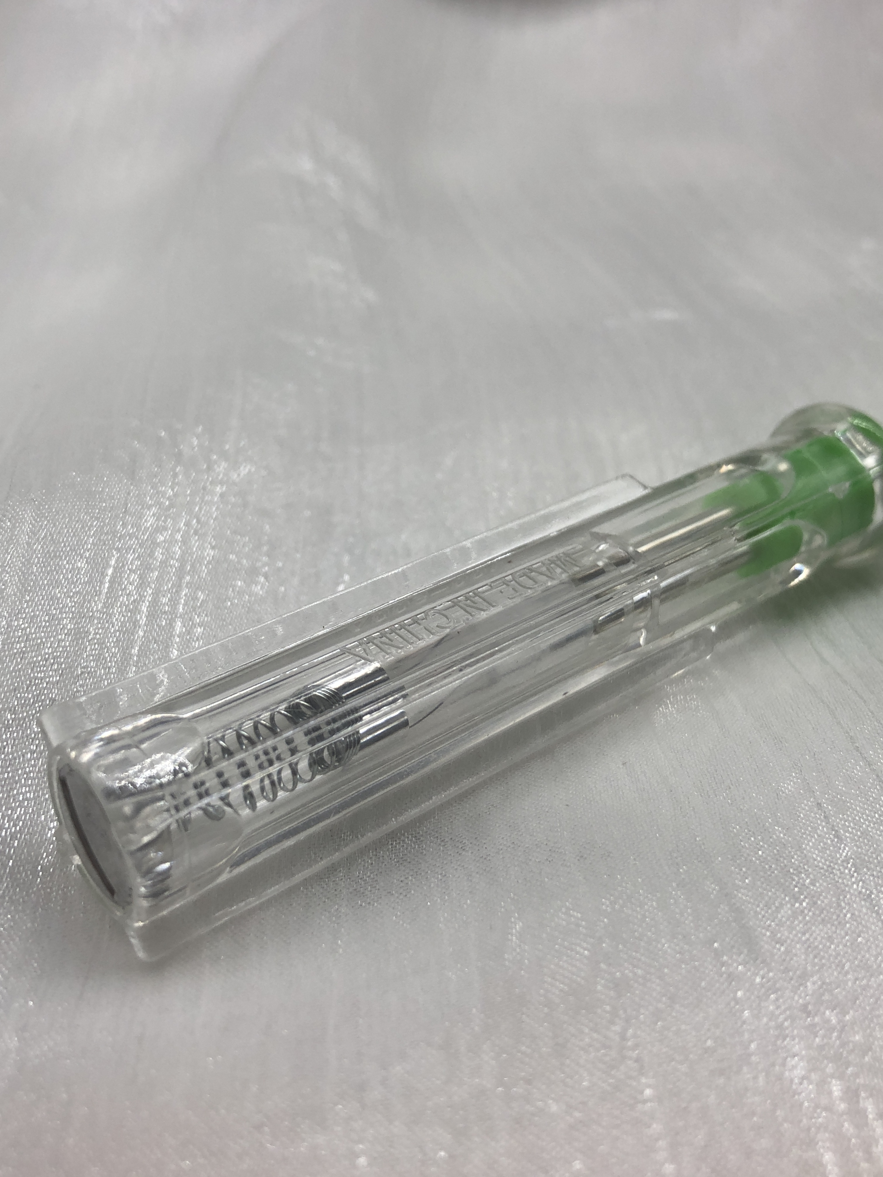 Voltage test pen detects live wires and glows