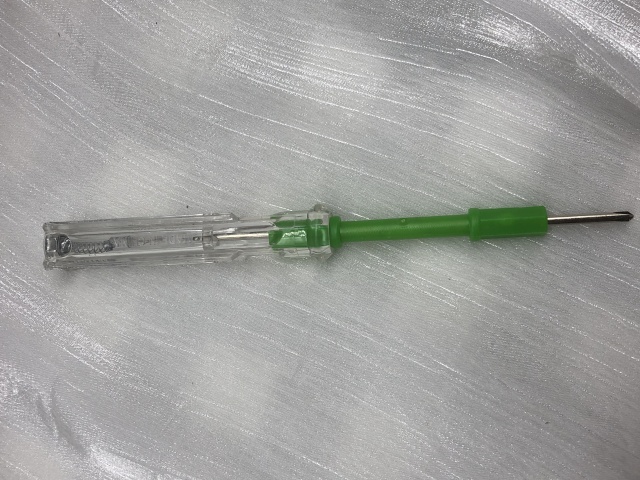 Voltage test pen detects live wires and glows