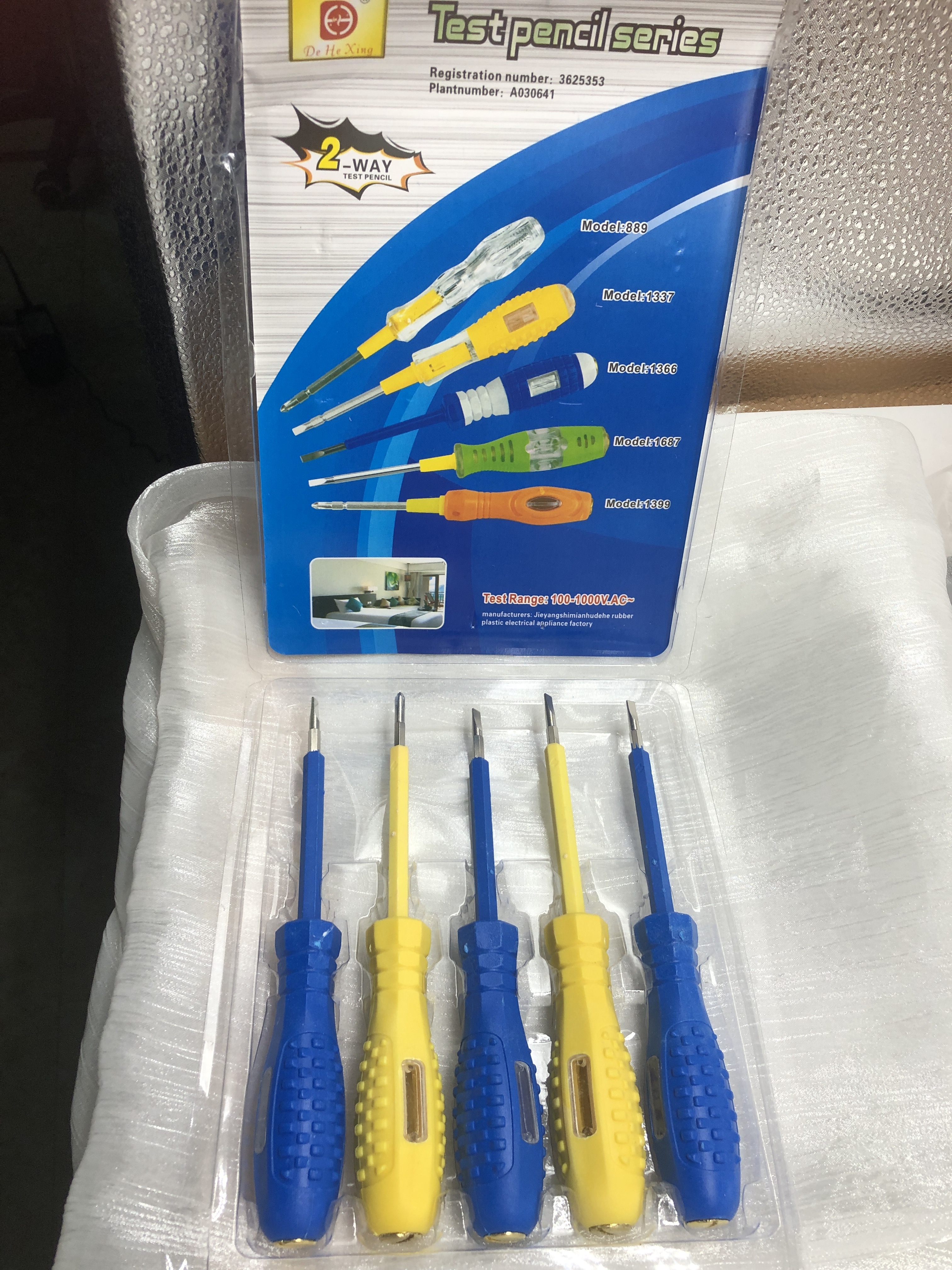 LED new rubber coated red light test pencil screwdriver induction breakpoint detection