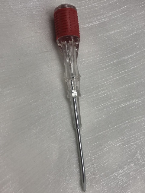 Single indicator silent voltage test pen for electricians