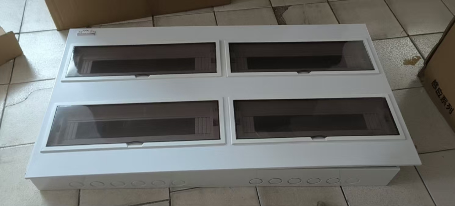Surface/Flush Mount Waterproof Outdoor Electrical Box, Plastic Distribution Board for Household