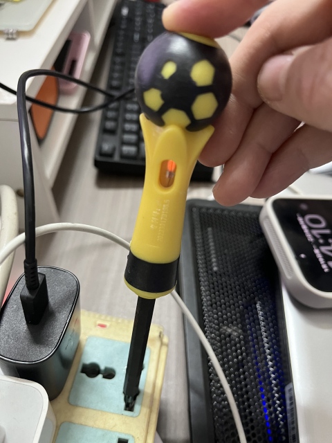 A ball-handled safety electrical test pen with a neon lamp and screwdriver function.