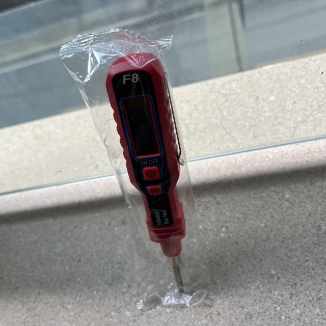 Intelligent non-contact voltage tester with audible and visual alarm function – a multi-functional AC/DC circuit breaker finder suitable for home circuit testing.