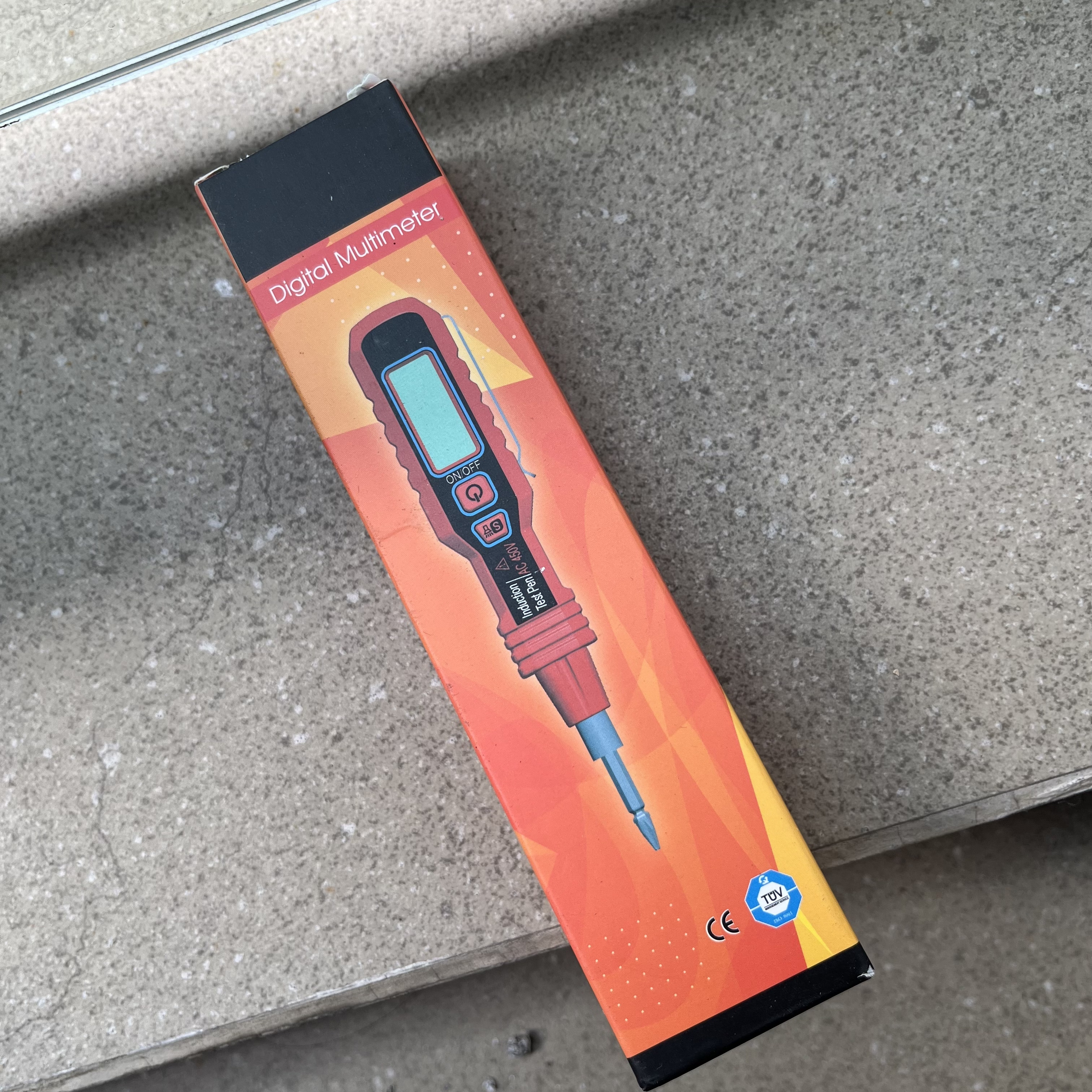 Intelligent non-contact voltage tester with audible and visual alarm function – a multi-functional AC/DC circuit breaker finder suitable for home circuit testing.