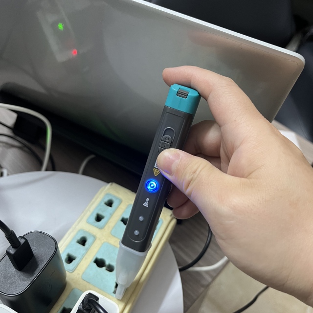 Professional automotive electronic fault detector and ignition coil tester – a multi-functional engine diagnostic tool