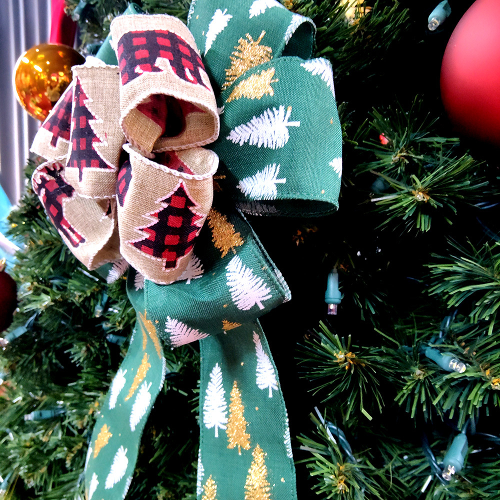 Charming Rustic Christmas Tree Plaid Bow - Perfect for Holiday Decor