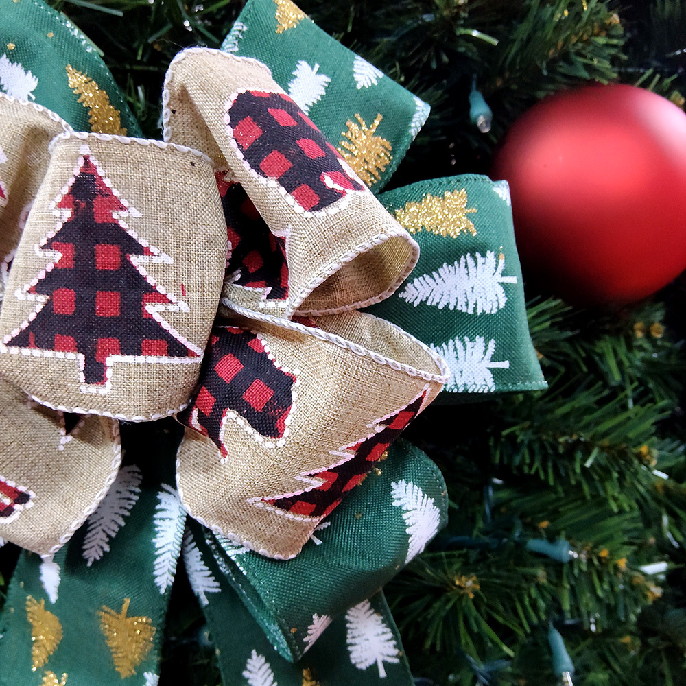 Charming Rustic Christmas Tree Plaid Bow - Perfect for Holiday Decor