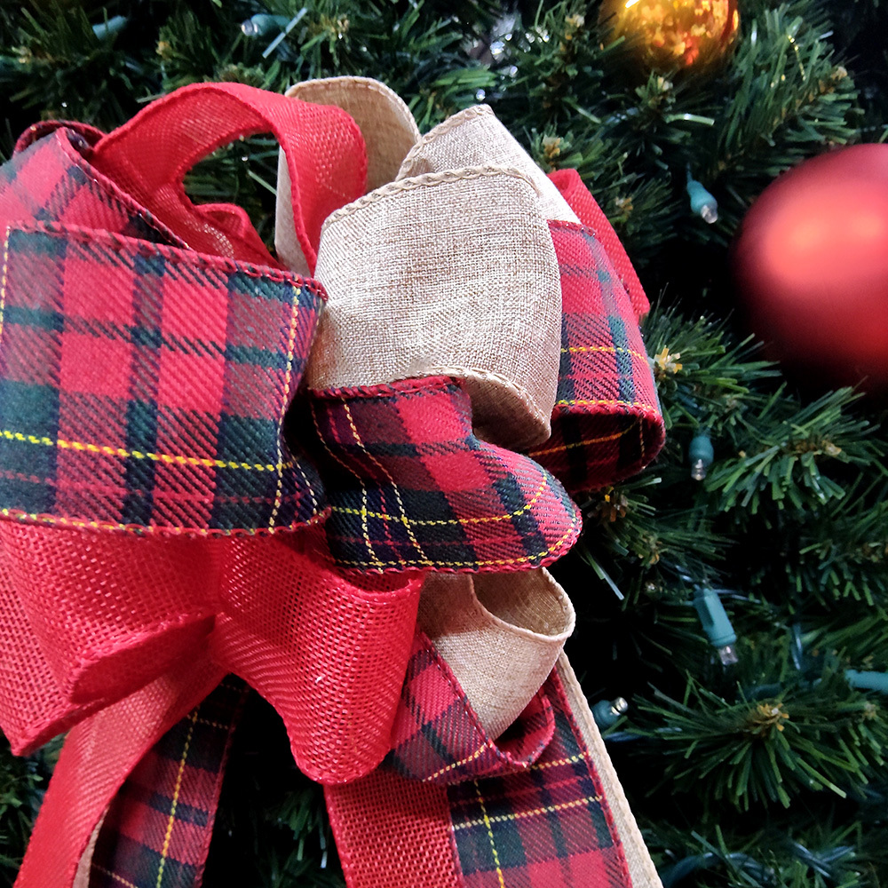 Charming Rustic Plaid Christmas Bow - Perfect for Holiday Decor