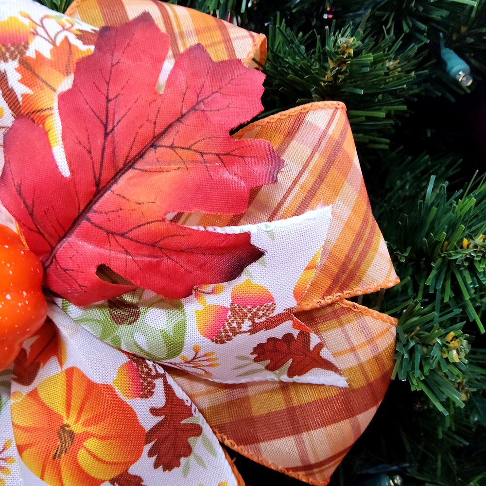 Autumn Pumpkin & Red Leaf Plaid Bow | Rustic Fall-Themed Christmas Decoration for Wreaths, Gifts & Mantel Ornaments (Textured Fabric with Metallic Gold Accents)