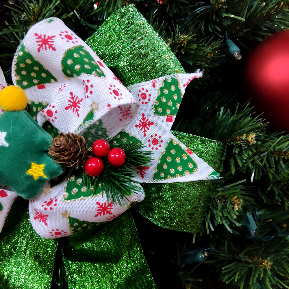 Festive Green Christmas Decorative Bow with Pinecones and Berries – Perfect for Tree, Wreath & Gifts