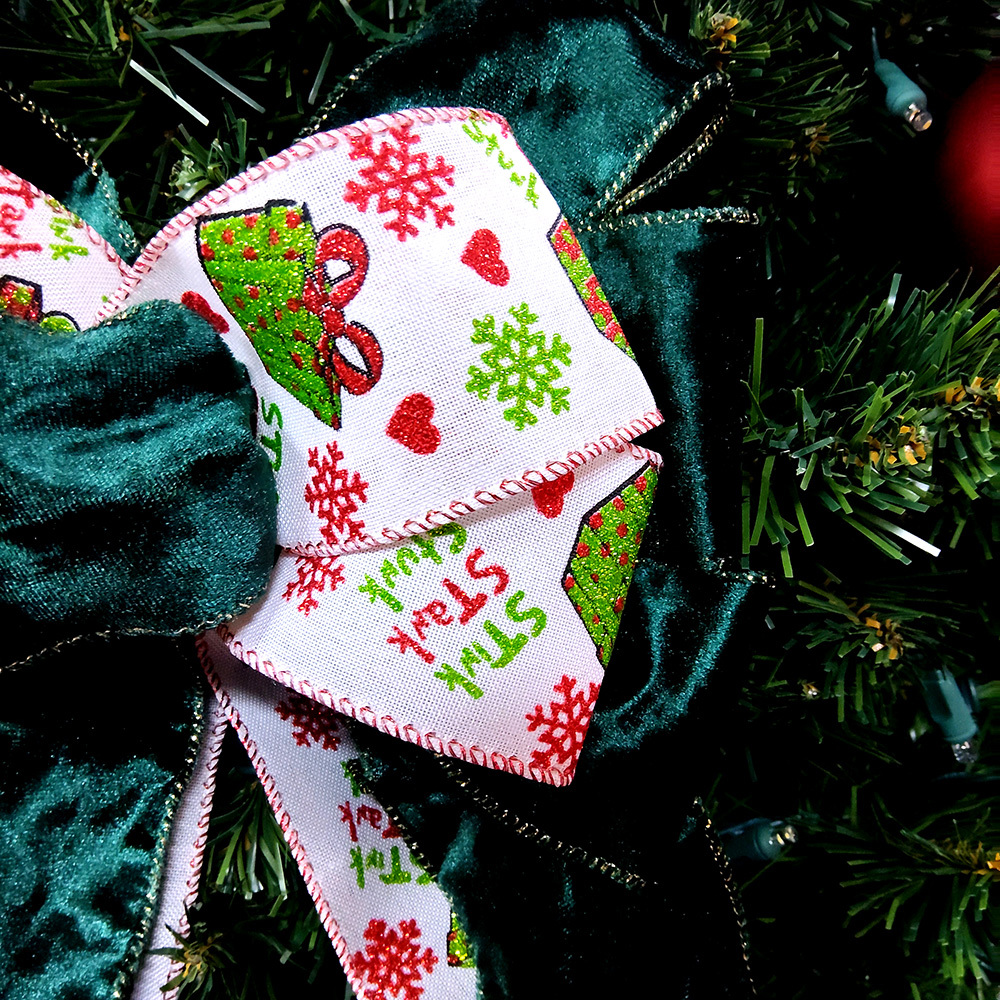Classic Green Christmas Decorative Bow with Festive Prints – Holiday Ribbon for Gifts, Wreaths & Trees