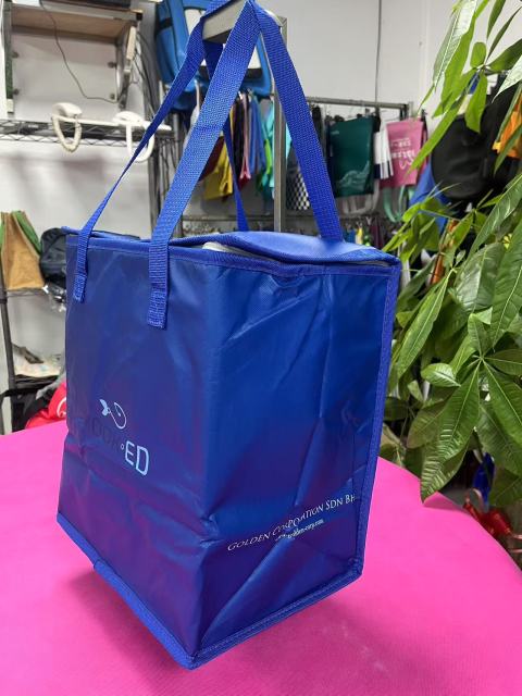 Non-woven film aquatic insulation bag