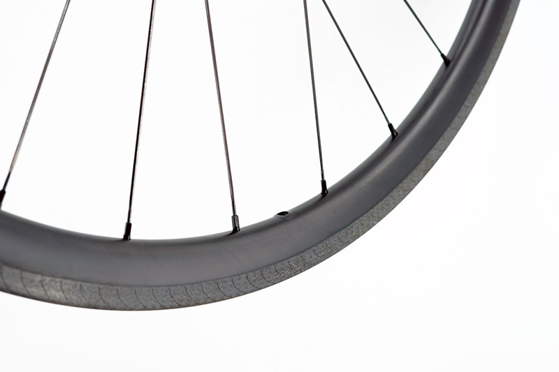 Kaze Rim Brake Carbon-ti built tubeless wheel set 20H/24H