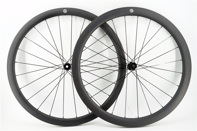 Gravel Wheelset built with DT Swiss 180 EXP hub