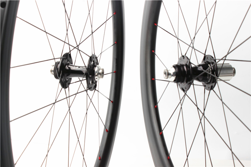 Feder 26mm(wide) Chris King R45 built tubeless wheel set 24H/24H