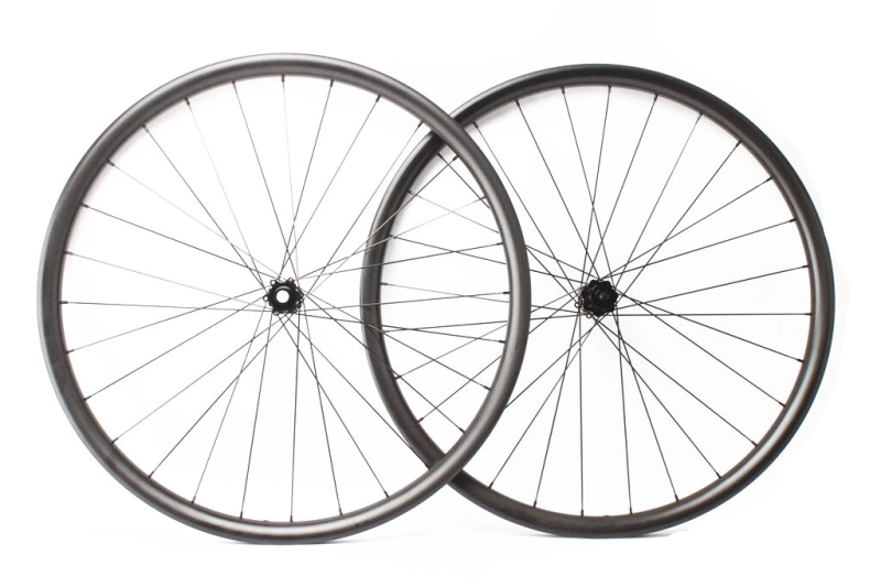 Asymmetric 29er Ultralight MTB DT Swiss 240 EXP Built wheelset