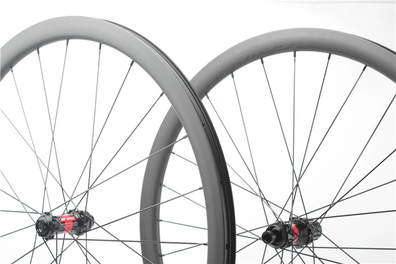 Classic Disc DT Swiss 240 EXP built 25mm wide tubeless wheel set