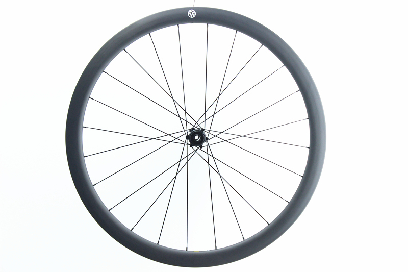 Gravel Wheelset built with Carbon-Ti X-HUB SP DISC 24H/24H