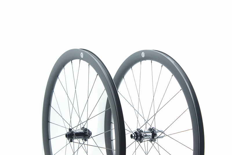 Gravel Wheelset built with Carbon-Ti X-HUB SP DISC 24H/24H
