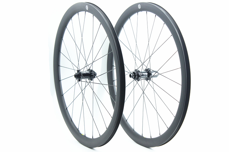 Gravel Wheelset built with Carbon-Ti X-HUB SP DISC 24H/24H