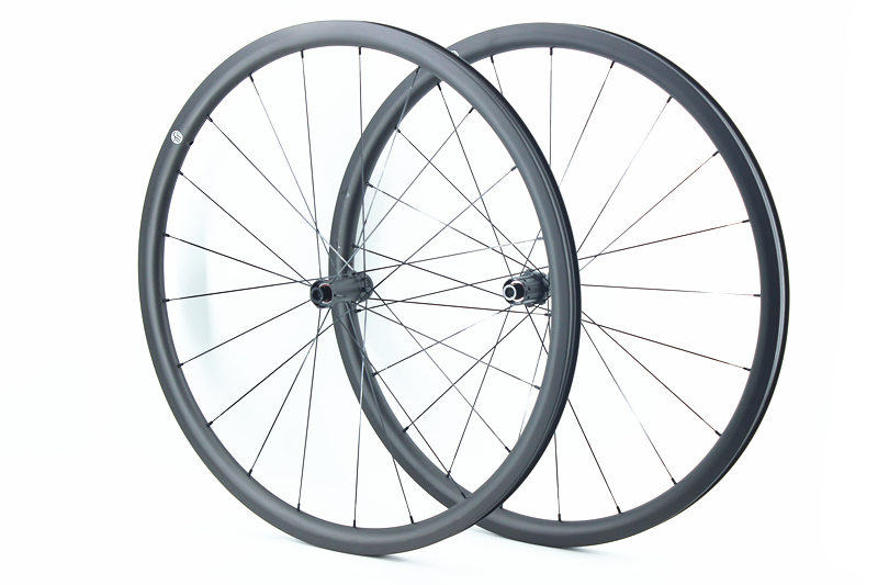 Ultralight Feder 27mm / 28mm(wide)  RD230 built wheel set 21H/21H
