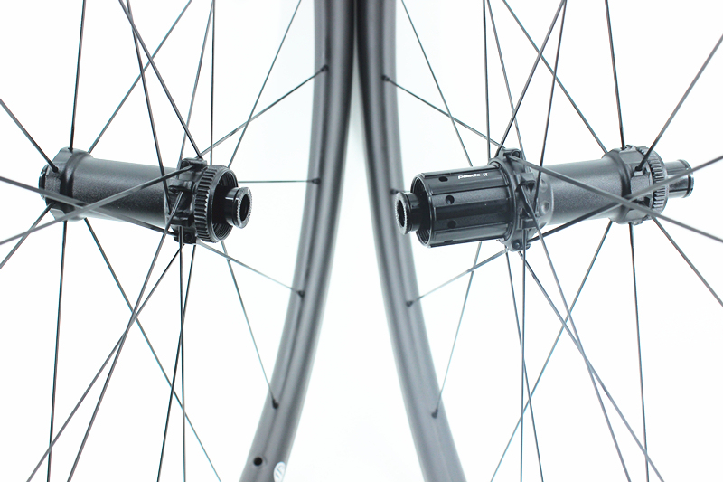 Ultralight Feder 27mm / 28mm(wide)  RD230 built wheel set 21H/21H