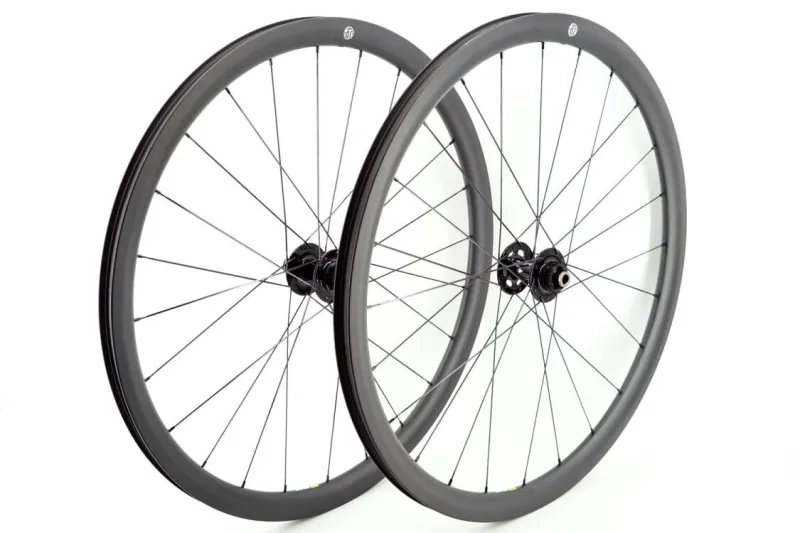 Feder 27mm/28mm(wide) Chris King R45 built tubeless wheel set