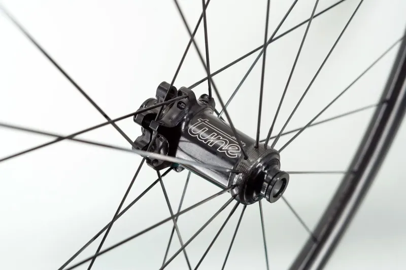 REVO Road Disc wheels Interwave Finish with Tune Disc SP 24H/24H