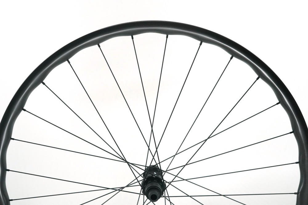 1270g/set Asymmetric 29er Ultralight Wave MTB DT Swiss 240 EXP Built wheelset