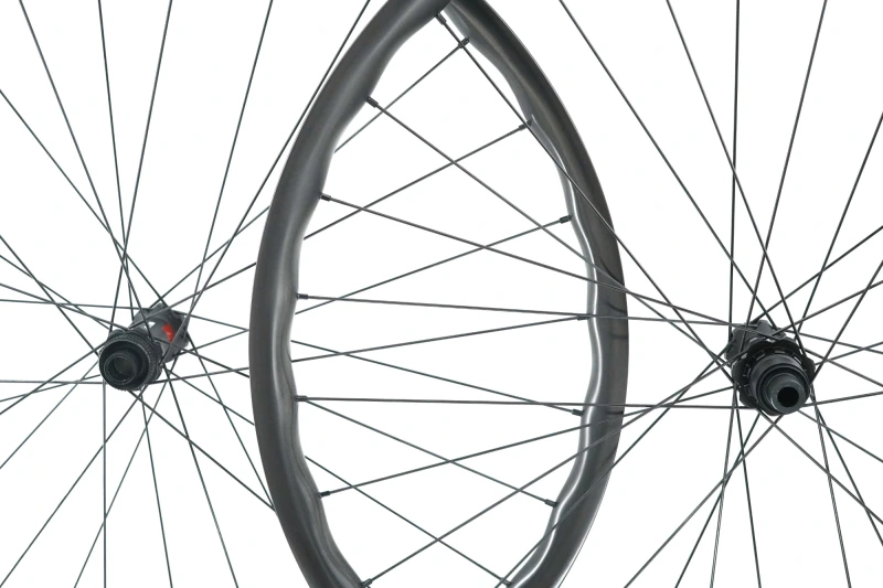 1270g/set Asymmetric 29er Ultralight Wave MTB DT Swiss 240 EXP Built wheelset