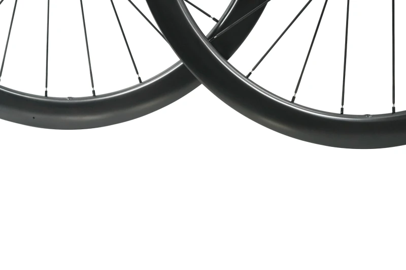Carbon spokes to built with Extralite hub 24H/24H