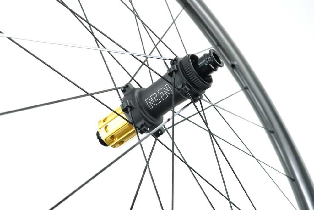 2025 New arrival Hyper disc 30mm(wide) and 28mm (Wide) built with Non Plus Component road disc wheel set 24H/24H