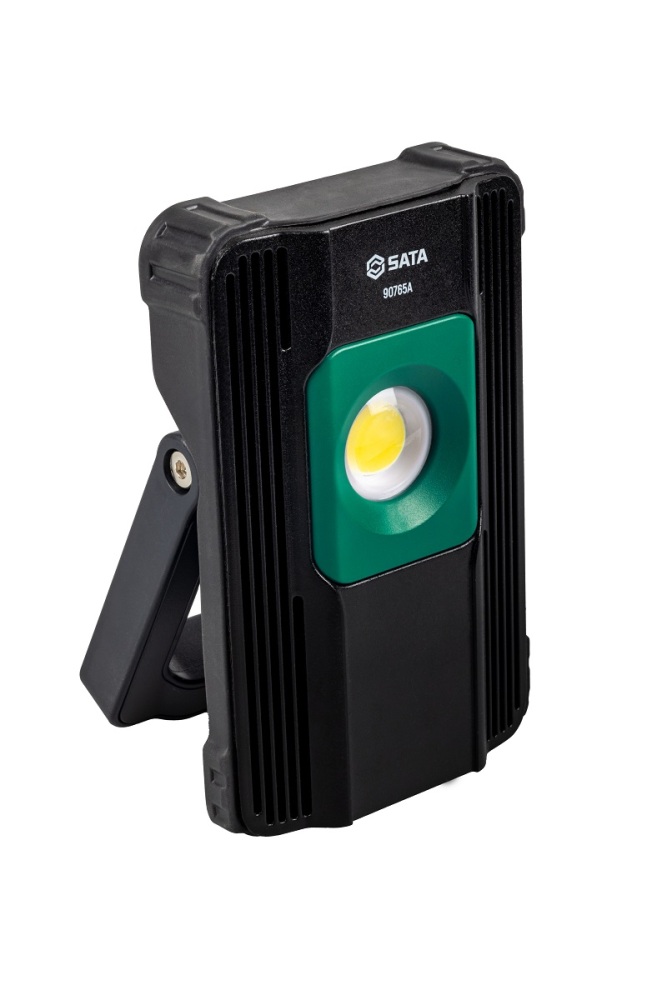90765A SATA 1500 Lumen Waterproof Floodlight