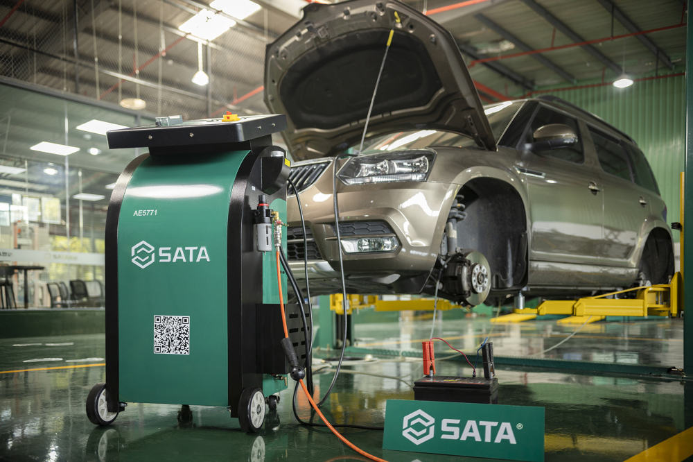 AE5771 SATA Brake Oil Changer