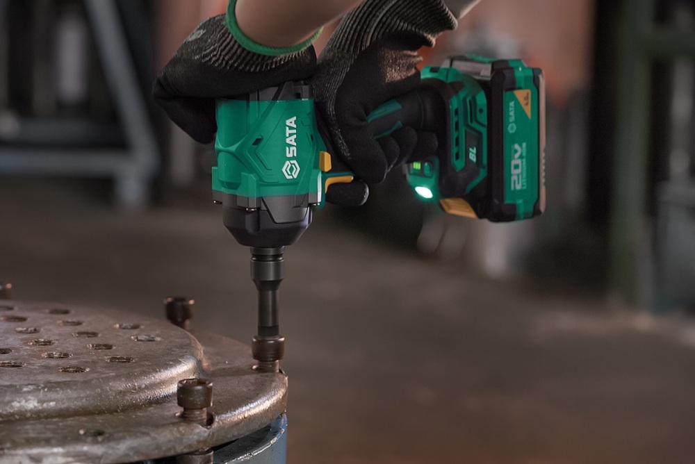 151074U SATA 20V Li-Ion Brushless Impact Wrench 600N·m (4.0Ah*2)