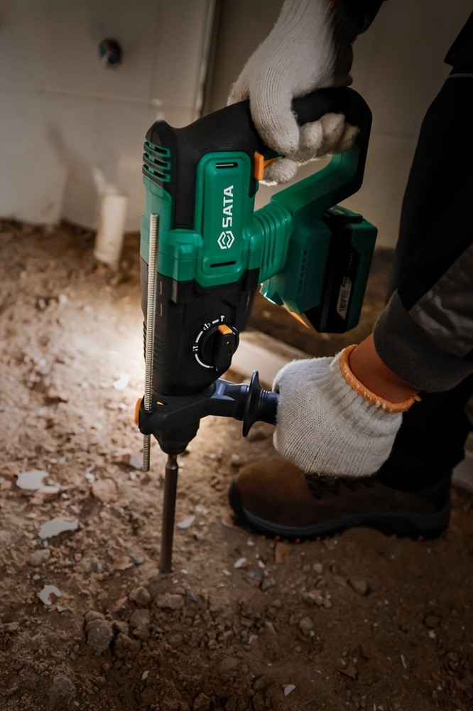 51131 SATA 18V Li-Ion Brushless Hammer 26MM（2x4.0Ah）
