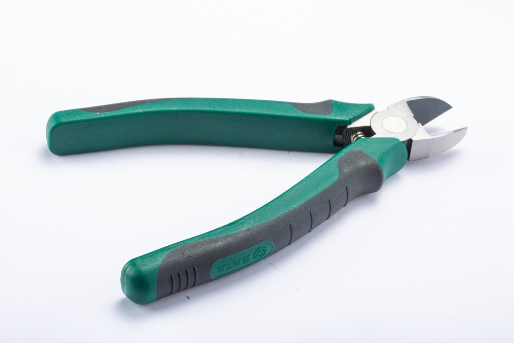 70221A SATA Japannish Diagonal Pliers 5"