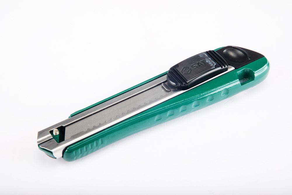 93430 SATA Pro-grip Zinc Alloy Utility Knife, 8-point, 18x100MM