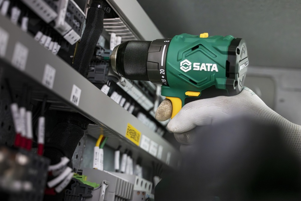151011 SATA 20V Li-Ion Brushless Drill/ Screwdriver (2.0Ah*2)  （GB standard plug）