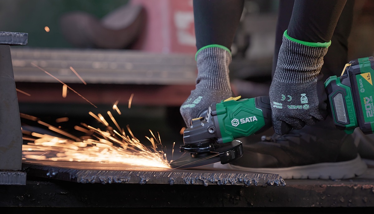 151090E SATA 20V Li-Ion Brushless Angle Grinder 5" (Tool only)