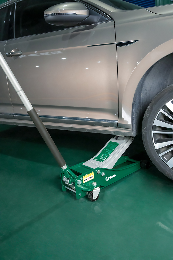 97813 SATA Heavy Duty Service Jack 2.5 Tonne